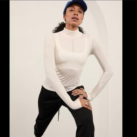 Athleta Ascent lightweight mockneck - Picture 2 of 2
